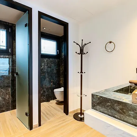 דירה Soleluna 1-on The Beach-hot Tub-smart העיירה קוס