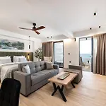 Soleluna 1-on The Beach-hot Tub-smart Appartamento