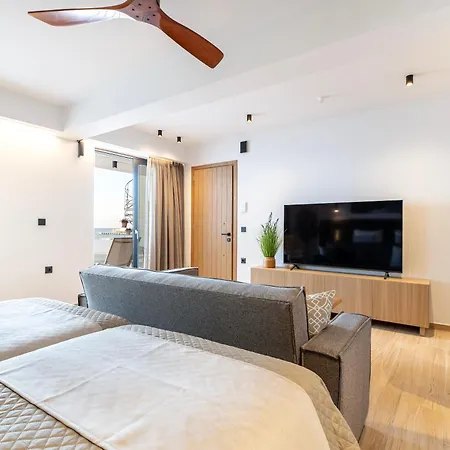 Soleluna 1-on The Beach-hot Tub-smart Kos