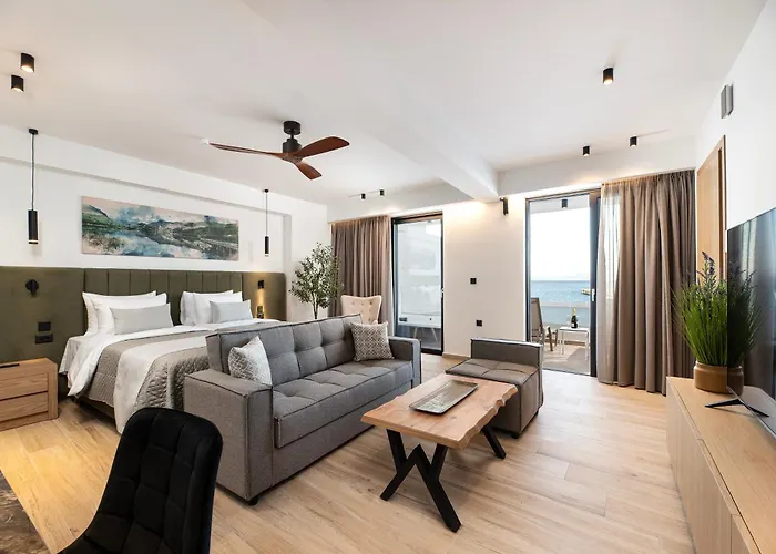 Soleluna 1-on The Beach-hot Tub-smart Appartement